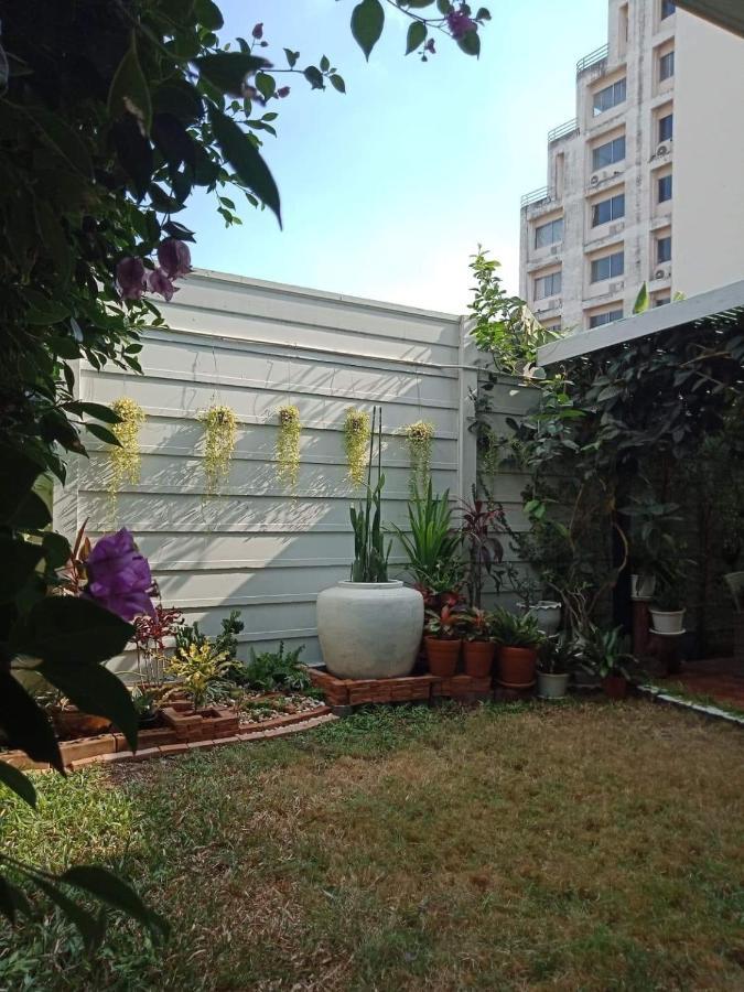 Teak Villa Bangkok Ngoại thất bức ảnh
